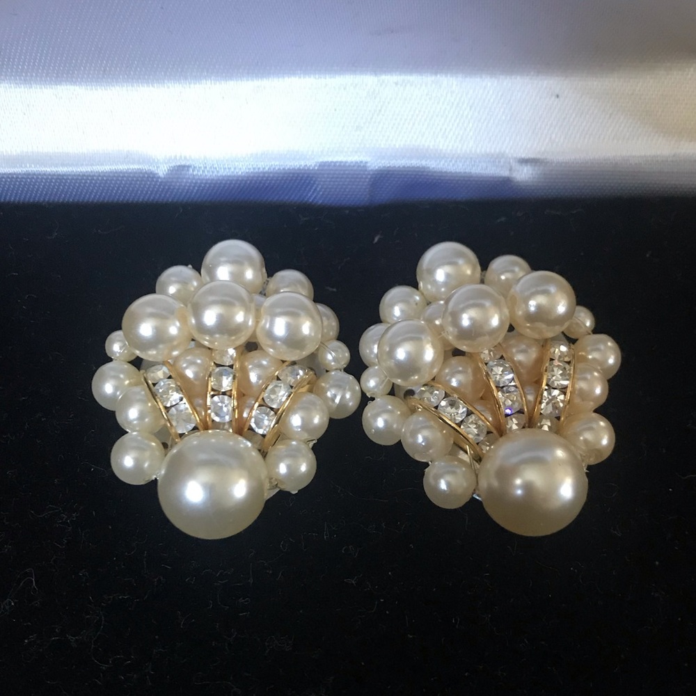 Vintage Two Sisters Gold Clip-On Earrings New